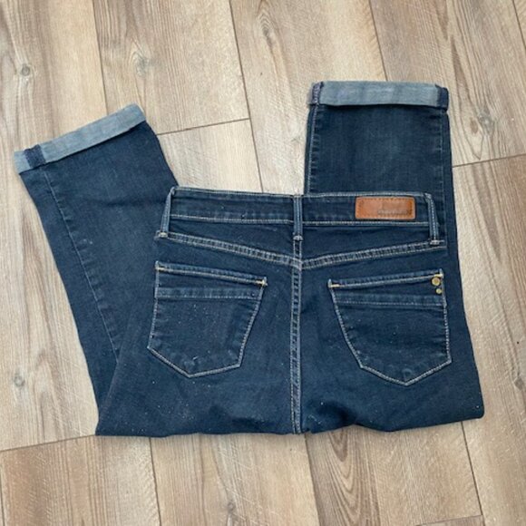 DENIZEN by Levis * BASIC Darker BLUE cuffed CAPRIS * STRETCH Cropped JEANS * 2 - Picture 4 of 7